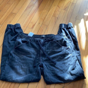 Levi signature joggers